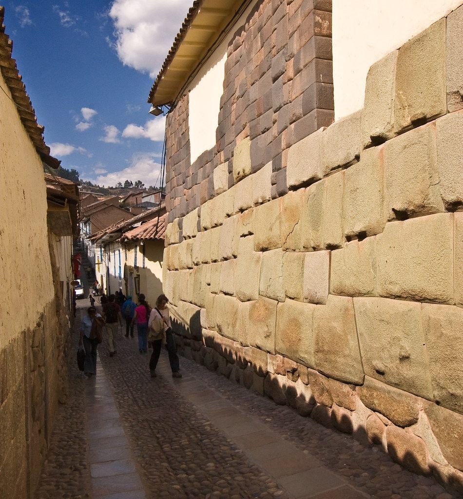Calle de piedra inca en Cusco, Perú